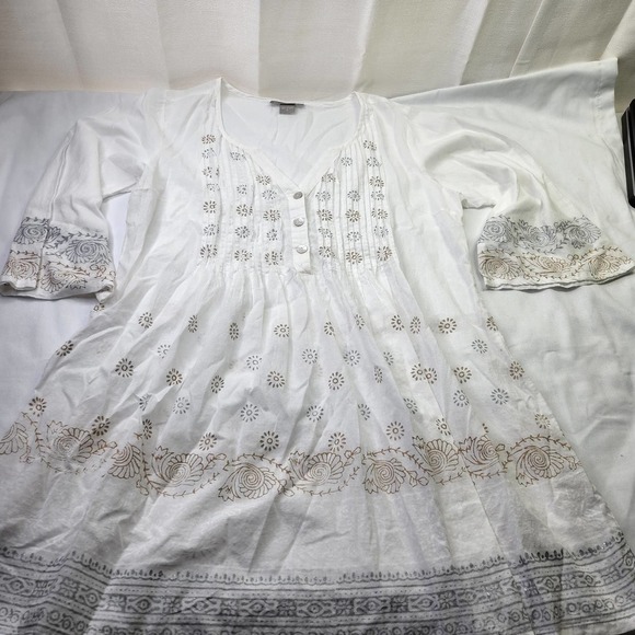 Peppermint Bay Tops - Peppermint Bay BOHO Medium White Flowy Cotton Top With Geometric Design